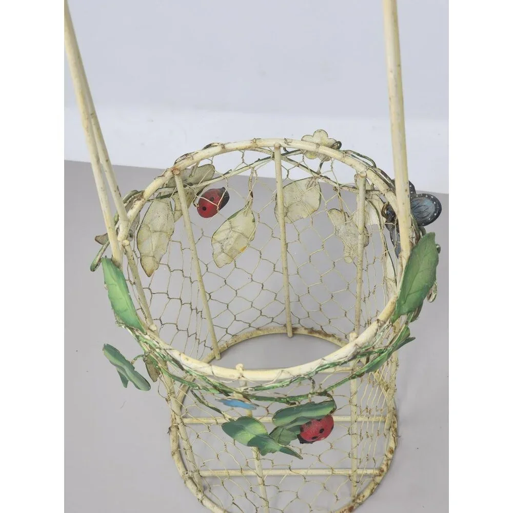 Vintage Lot Of 2 Chicken Wire Baskets Lady Bugs Butterfly Leaves‎